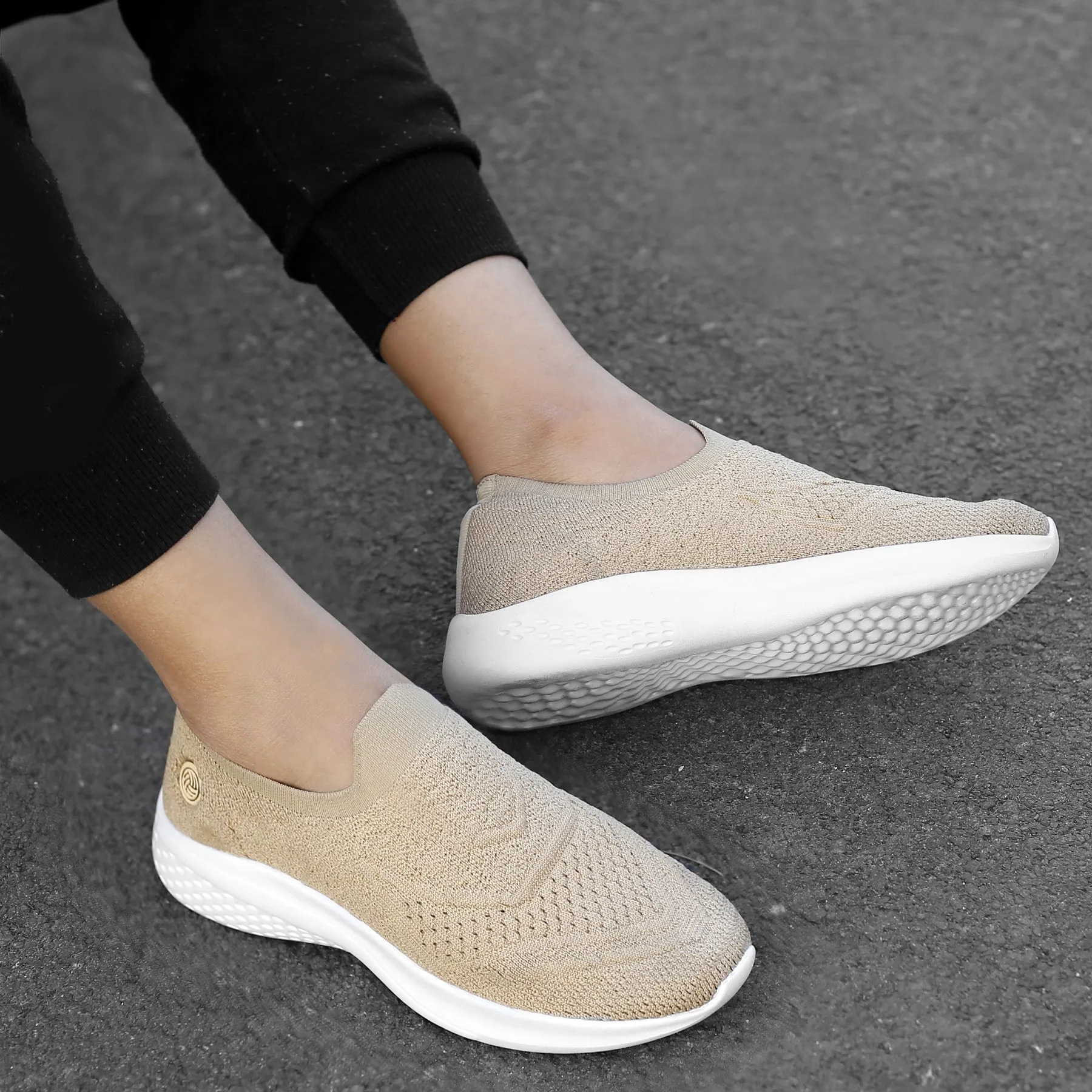 Bacca Bucci Femme WALKER Slip-On Marche Respirant Mesh Chaussures de Sport Sneakers
