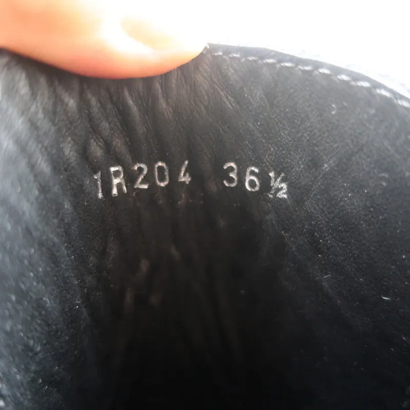 Bottes de combat à chaînes Casadei en cuir clouté noir taille 36.5