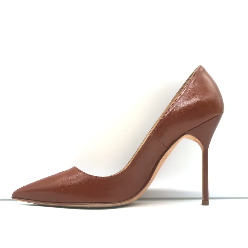 Escarpins Manolo Blahnik BB 105 en cuir marron taille 36 à bout pointu et talons