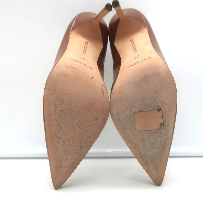 Escarpins Manolo Blahnik BB 105 en cuir marron taille 36 à bout pointu et talons