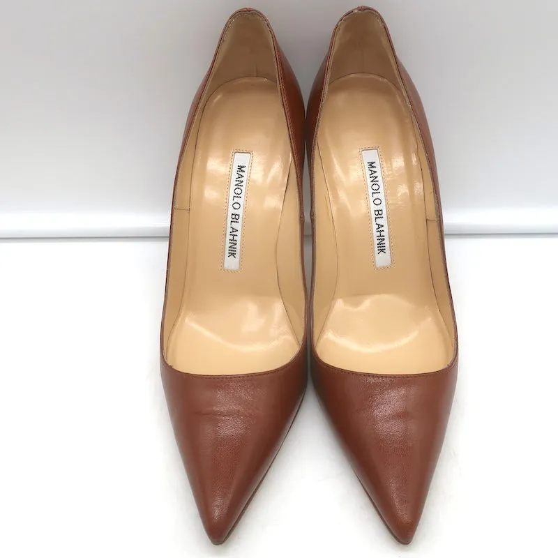 Escarpins Manolo Blahnik BB 105 en cuir marron taille 36 à bout pointu et talons
