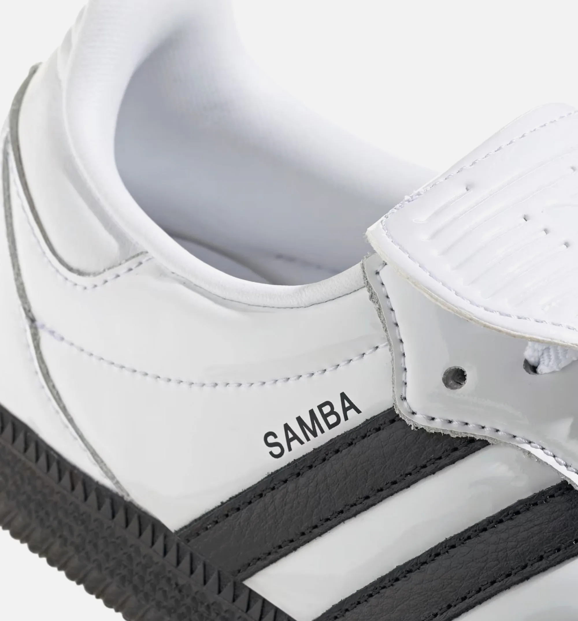 Chaussure de style de vie pour femmes Samba Long Tongue - Noir de base/Blanc nuage