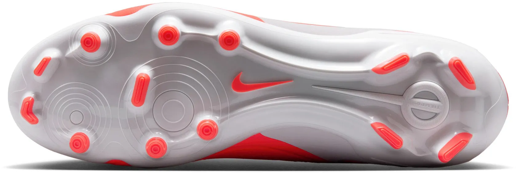 Chaussures de football Tiempo Legend 10 Academy Multi Ground à tige basse pour hommes