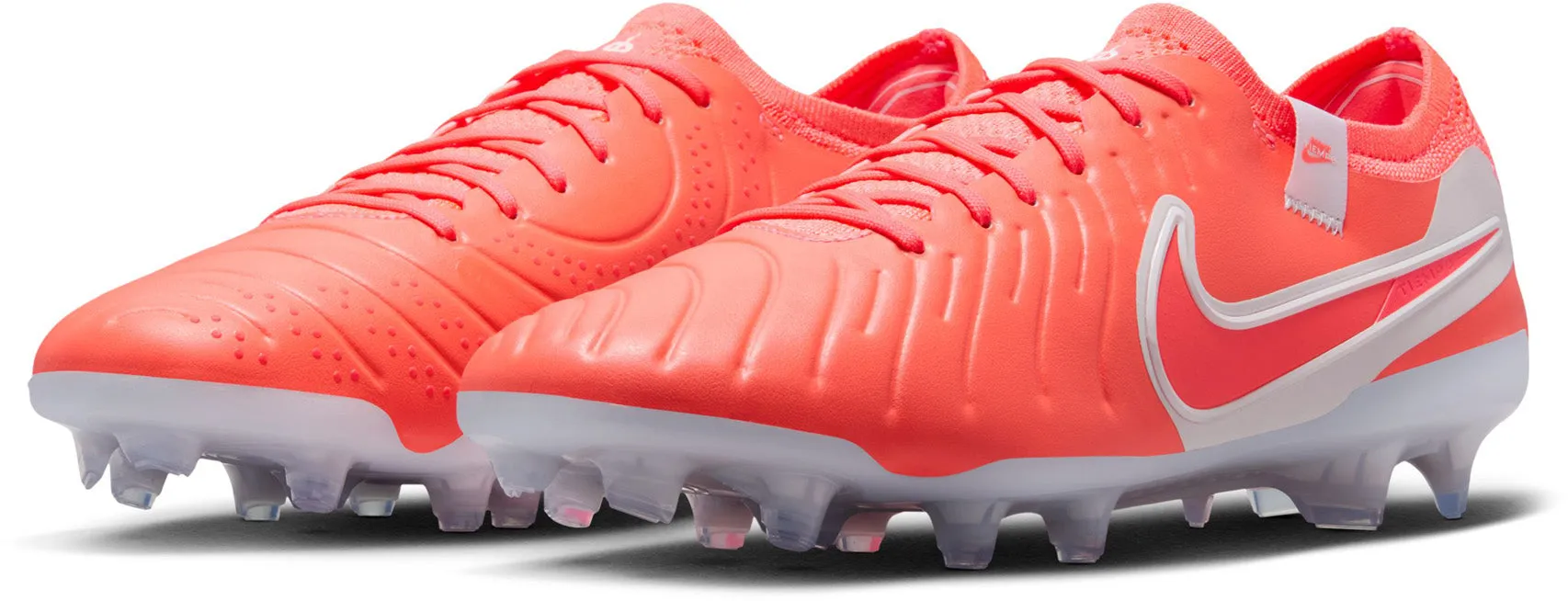 Chaussures de football Tiempo Legend 10 Elite à semelle ferme pour hommes, à tige basse