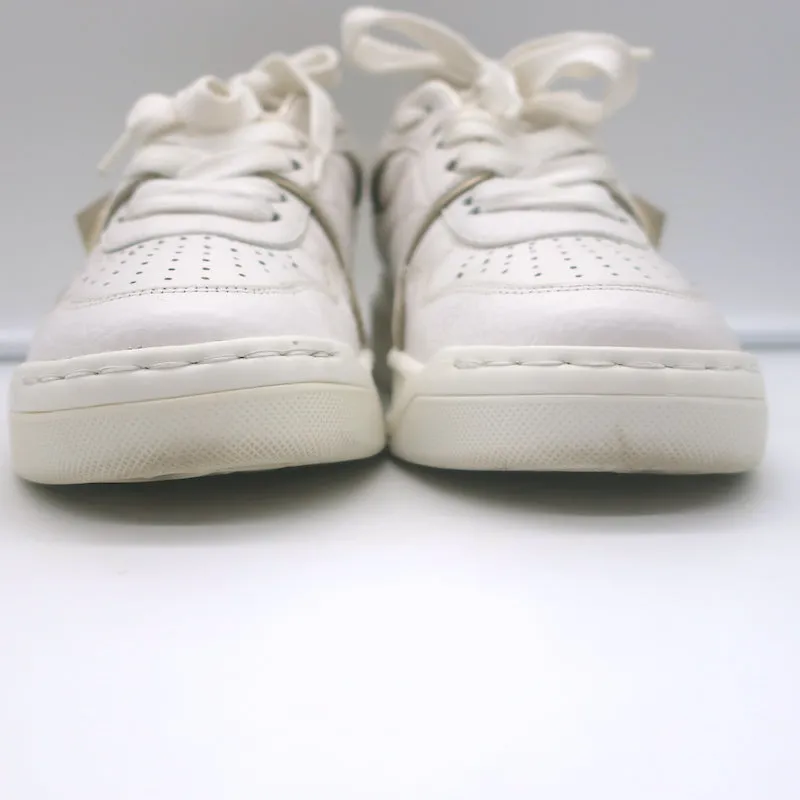 Valentino One Stud Sneakers Basses en Cuir Blanc & Or Taille 35.5